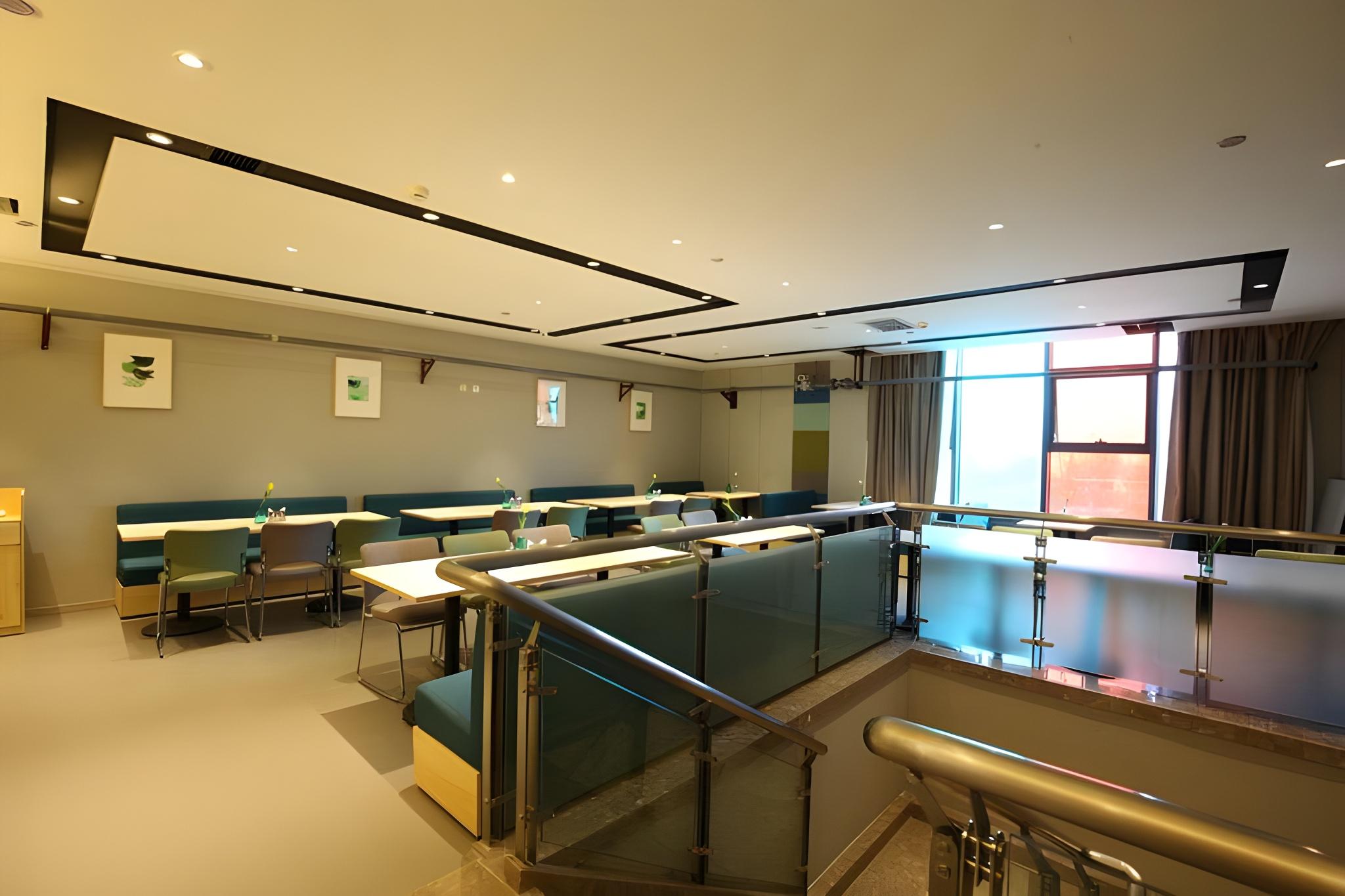 Home Inn Selected (Xi'an Mixc Sanqiao subway station) 28/38