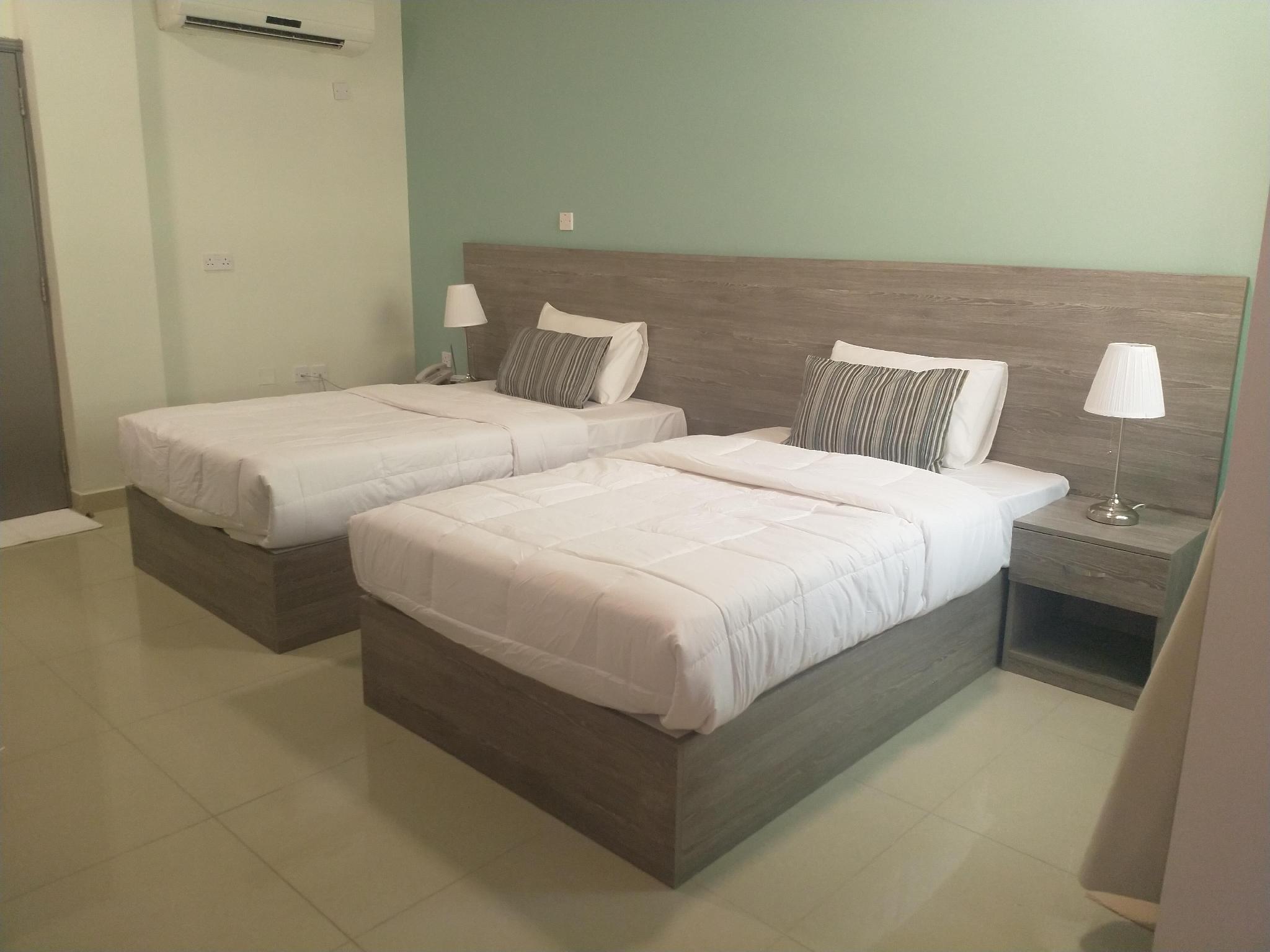 Classic, Twin Beds