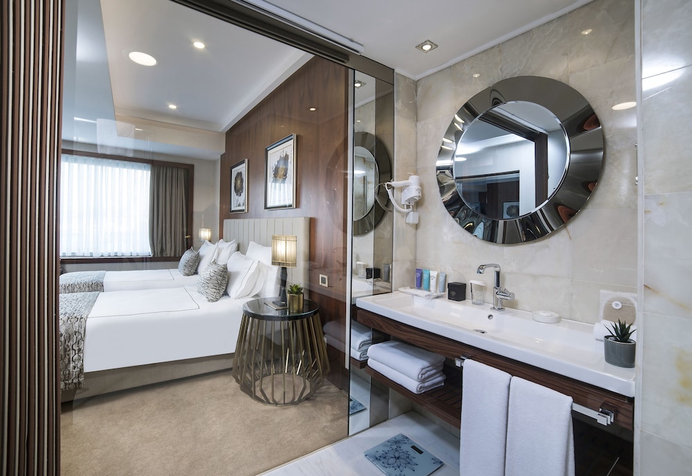 Sura Luxury Milion Hotel & Spa 76/76