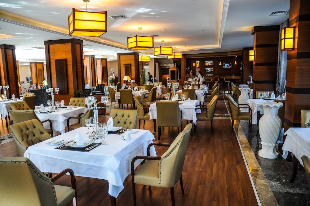 Paradise Island Hotel 36/50
