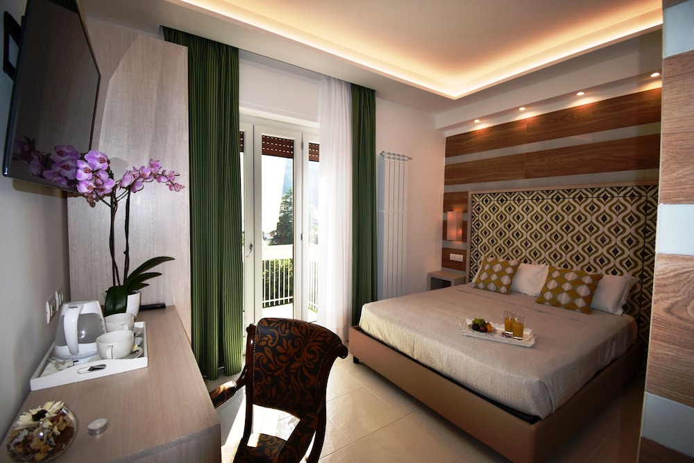 Melody Sorrento Suites 13/44