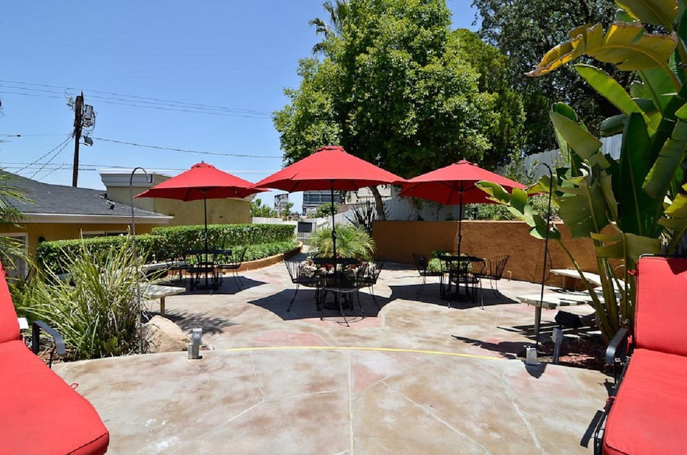 Best Western Woodland Hills Inn 9/37