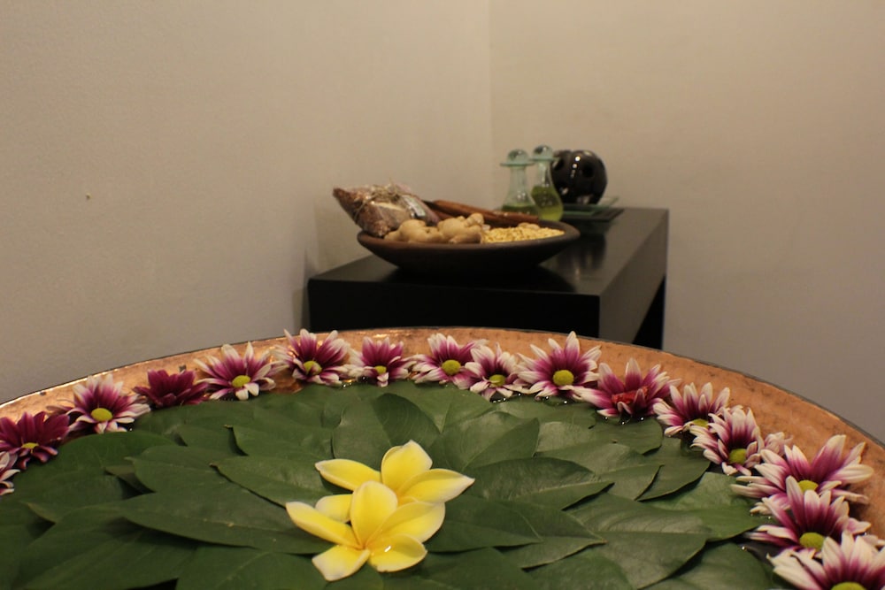 Hotel Santika Pandegiling 48/55