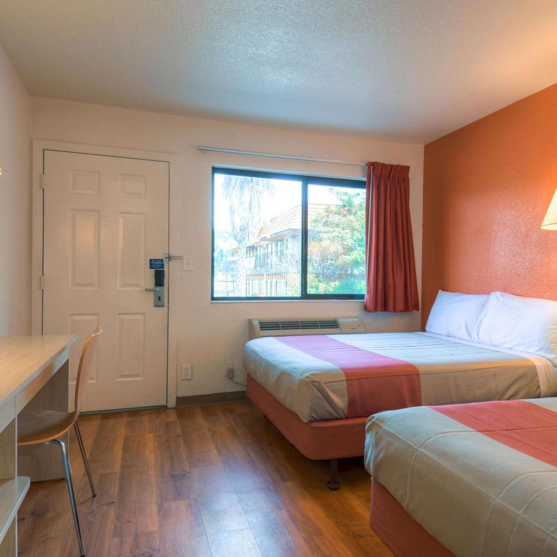 Room, Quadruple