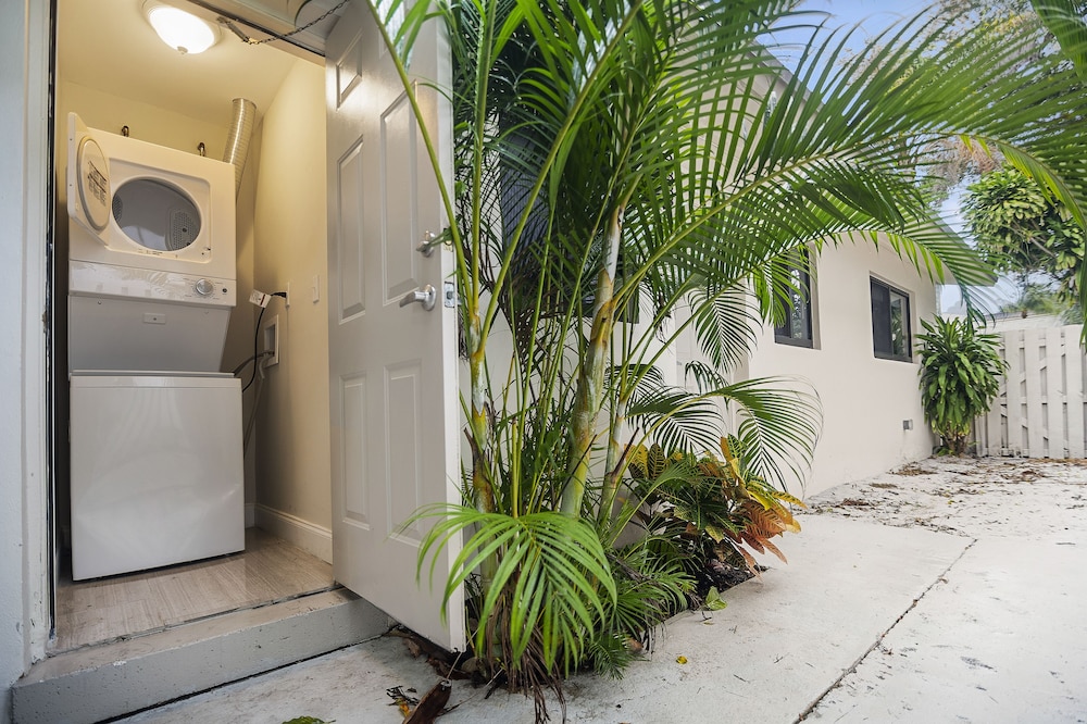 Alani Bay Deluxe Condos Fort Lauderdale 3/50