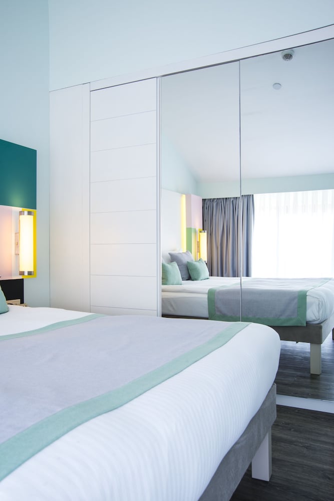 STANDARD, KING BED