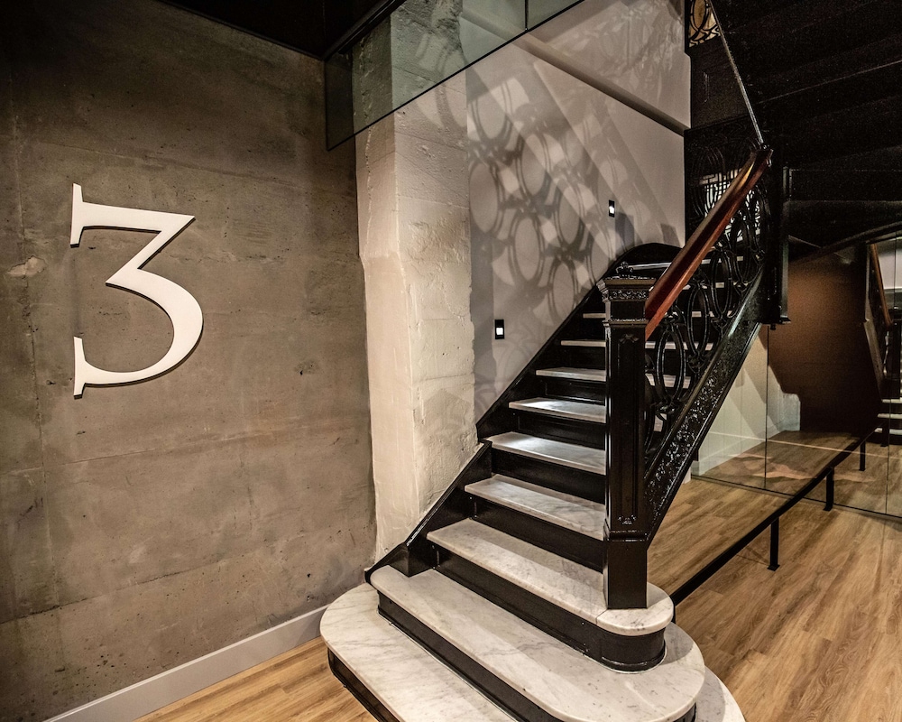YOTEL San Francisco, Select by Hilton 34/76