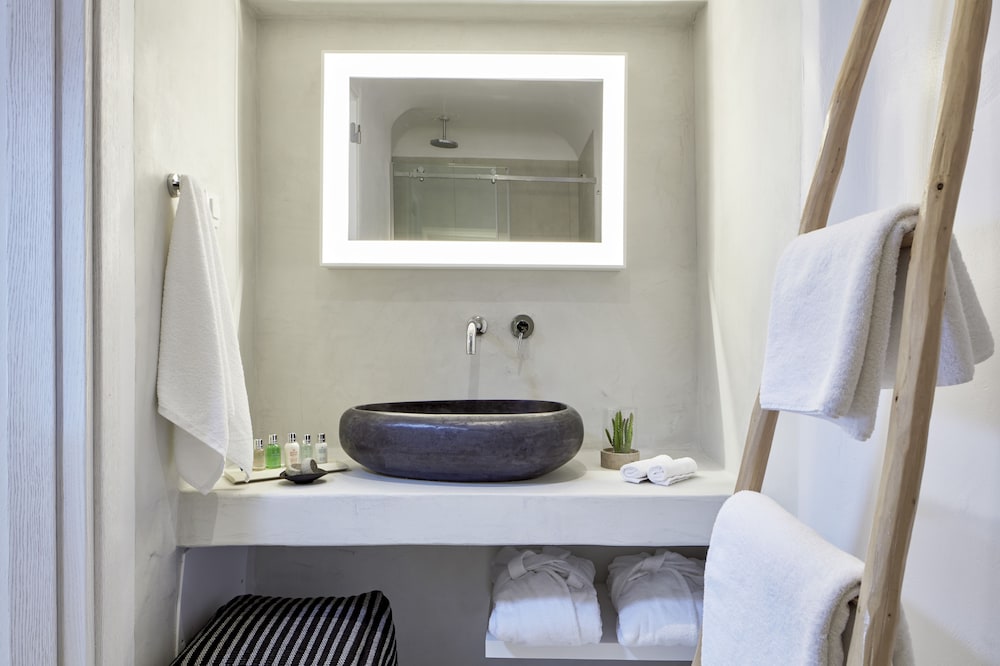 Cosmopolitan Suites - Adults Only 47/50