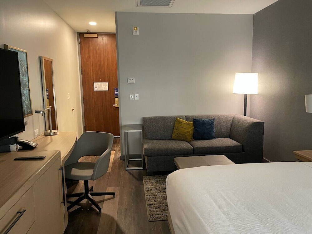 Hyatt Place Tulsa Downtown 56/74