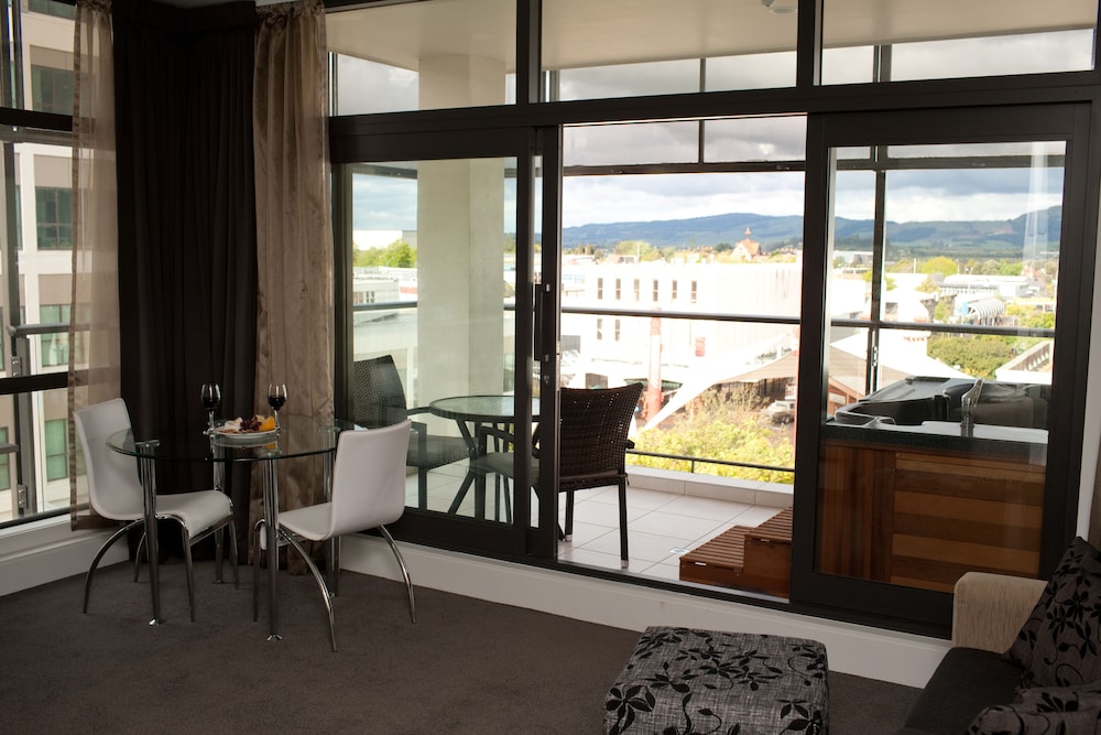 QUEST ROTORUA CENTRAL 43/50