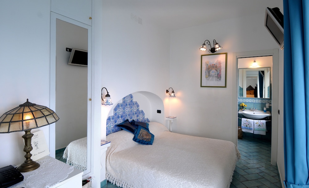 Hotel La Ninfa 39/61