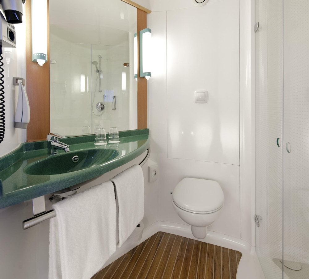 Ibis Madrid Alcorcon Tresaguas 42/44