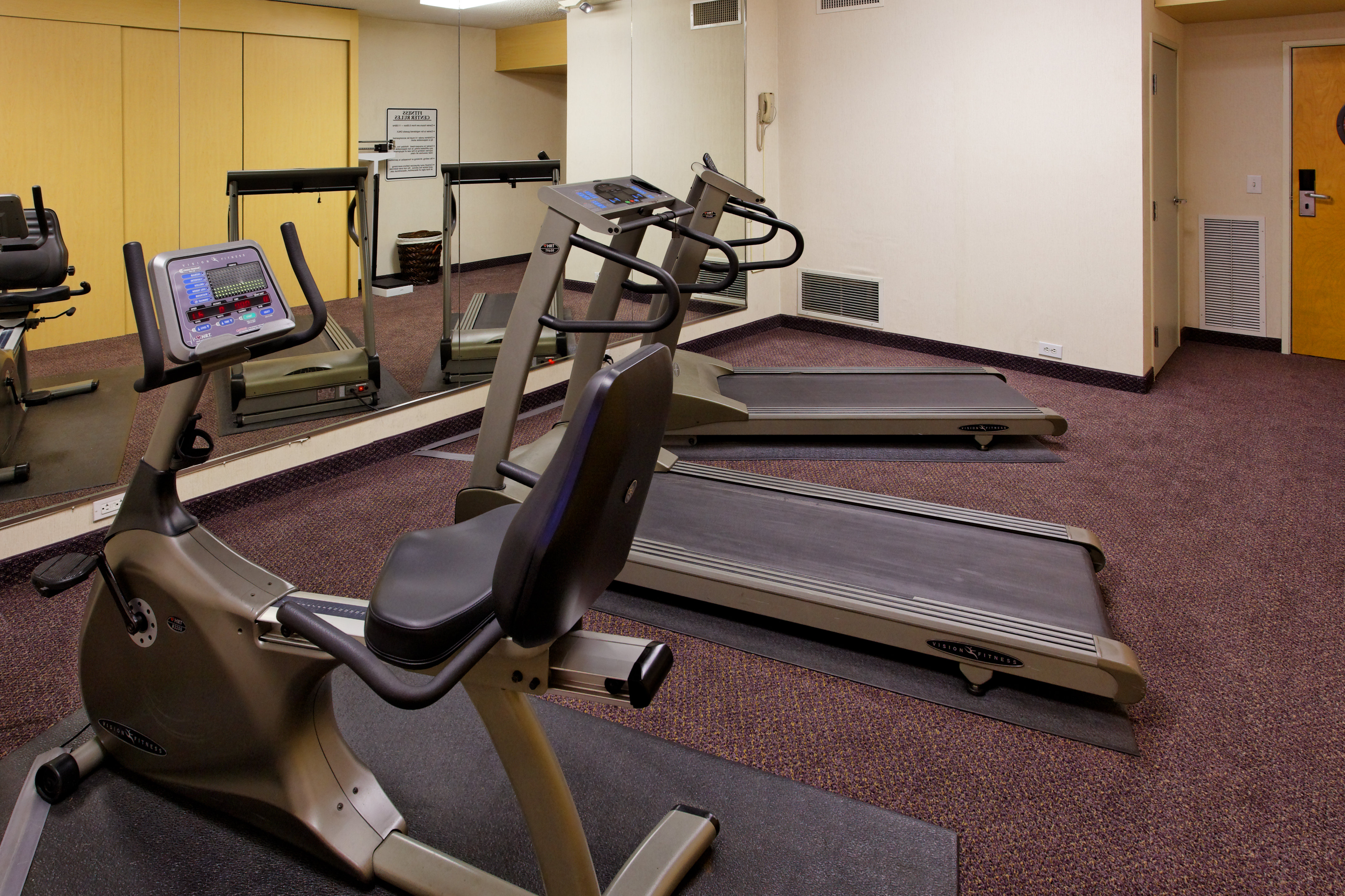 Holiday Inn Express & Suites San Antonio Rivercenter Area, an IHG Hotel 23/50