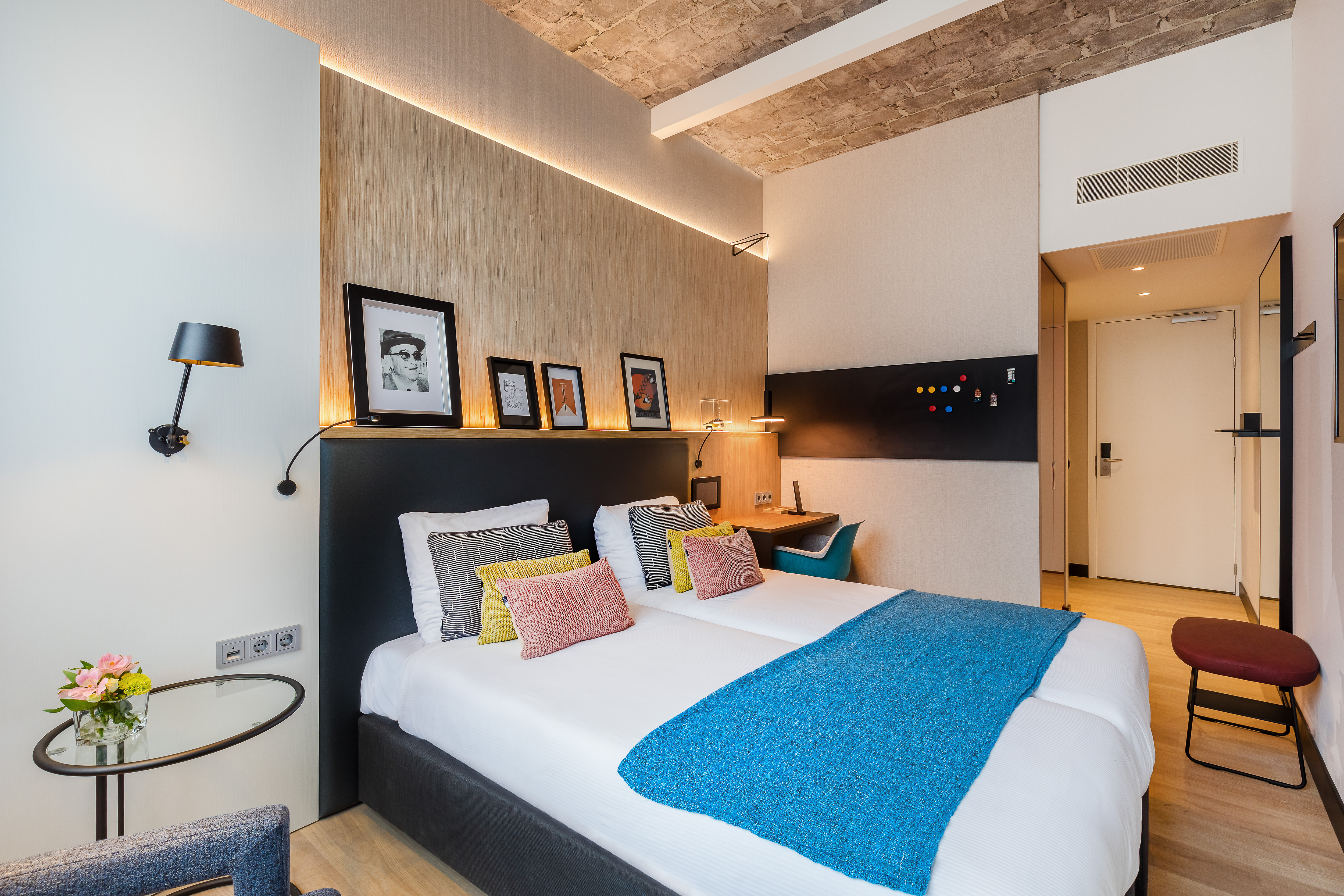 STANDARD, KING BED