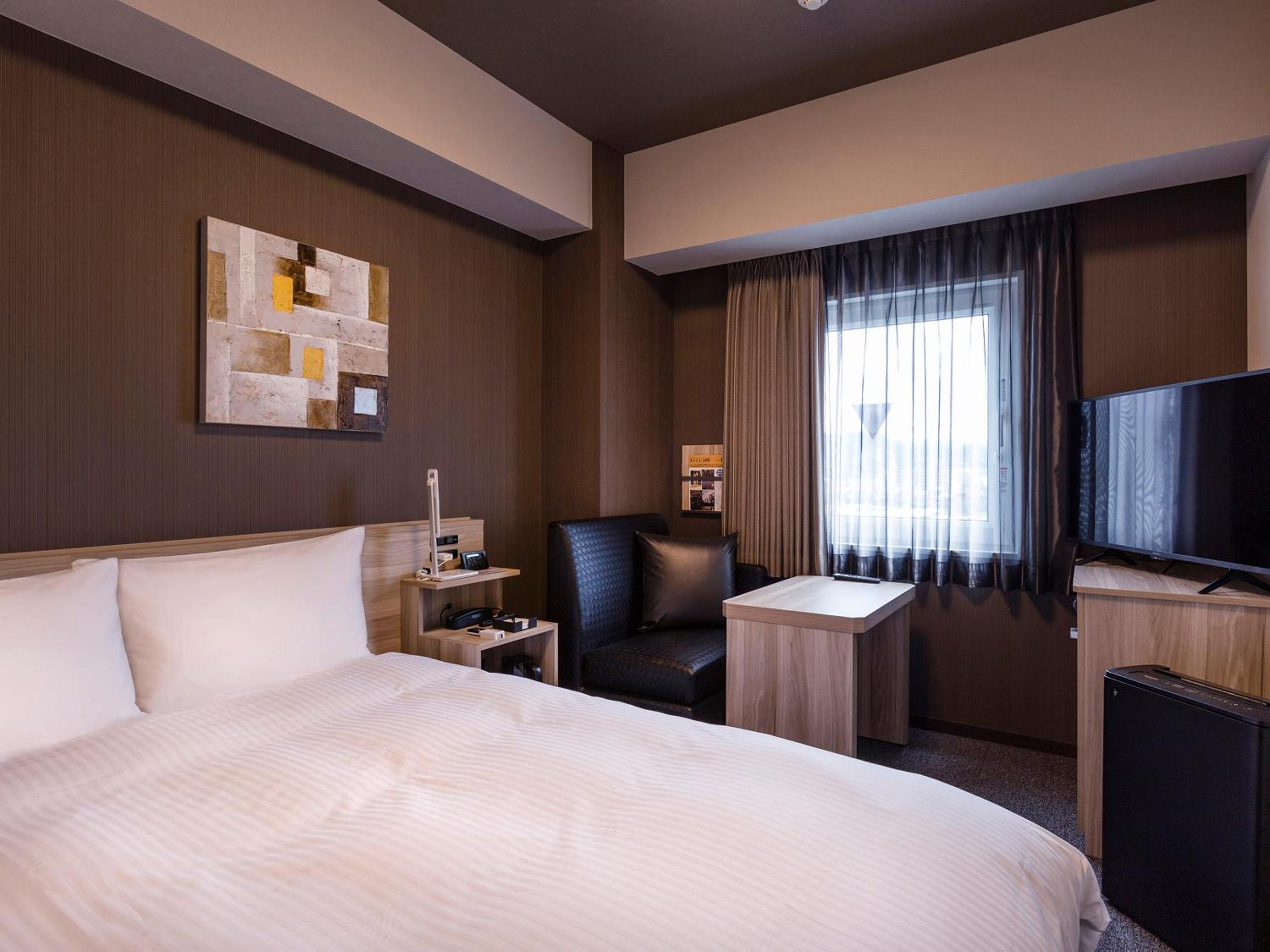 Semi Room, Semi Double Bed