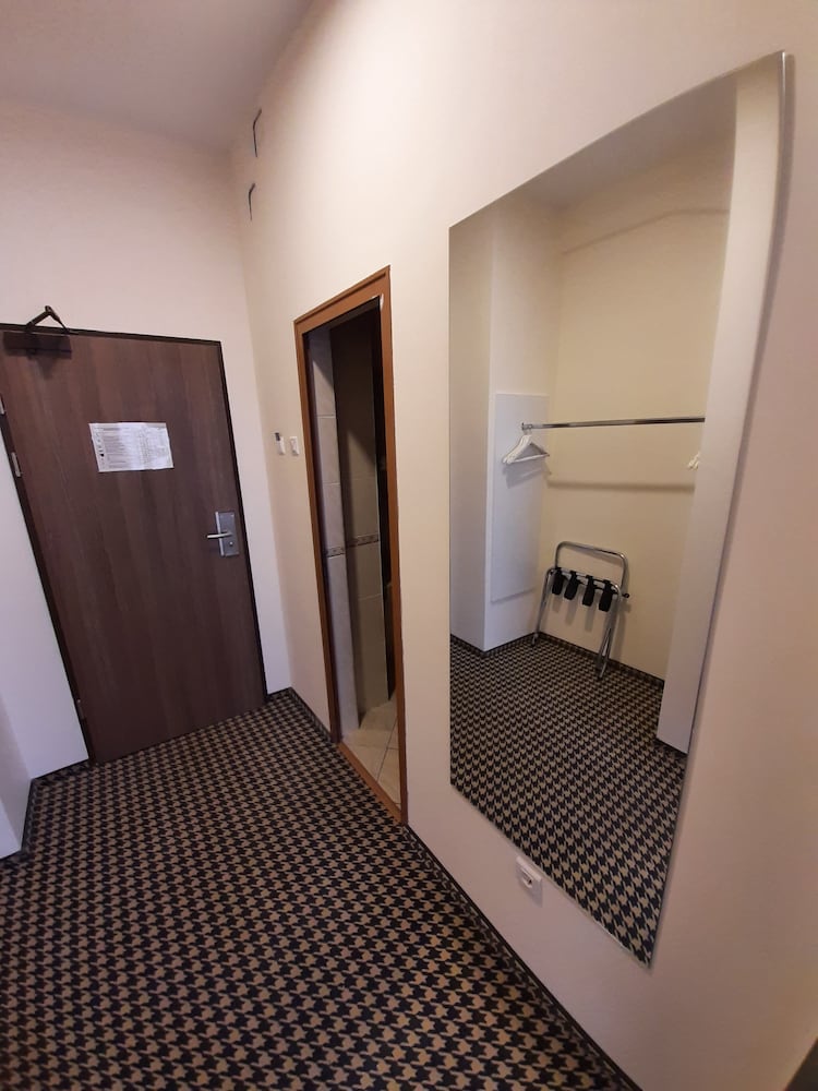 Astoria Hotel 25/50