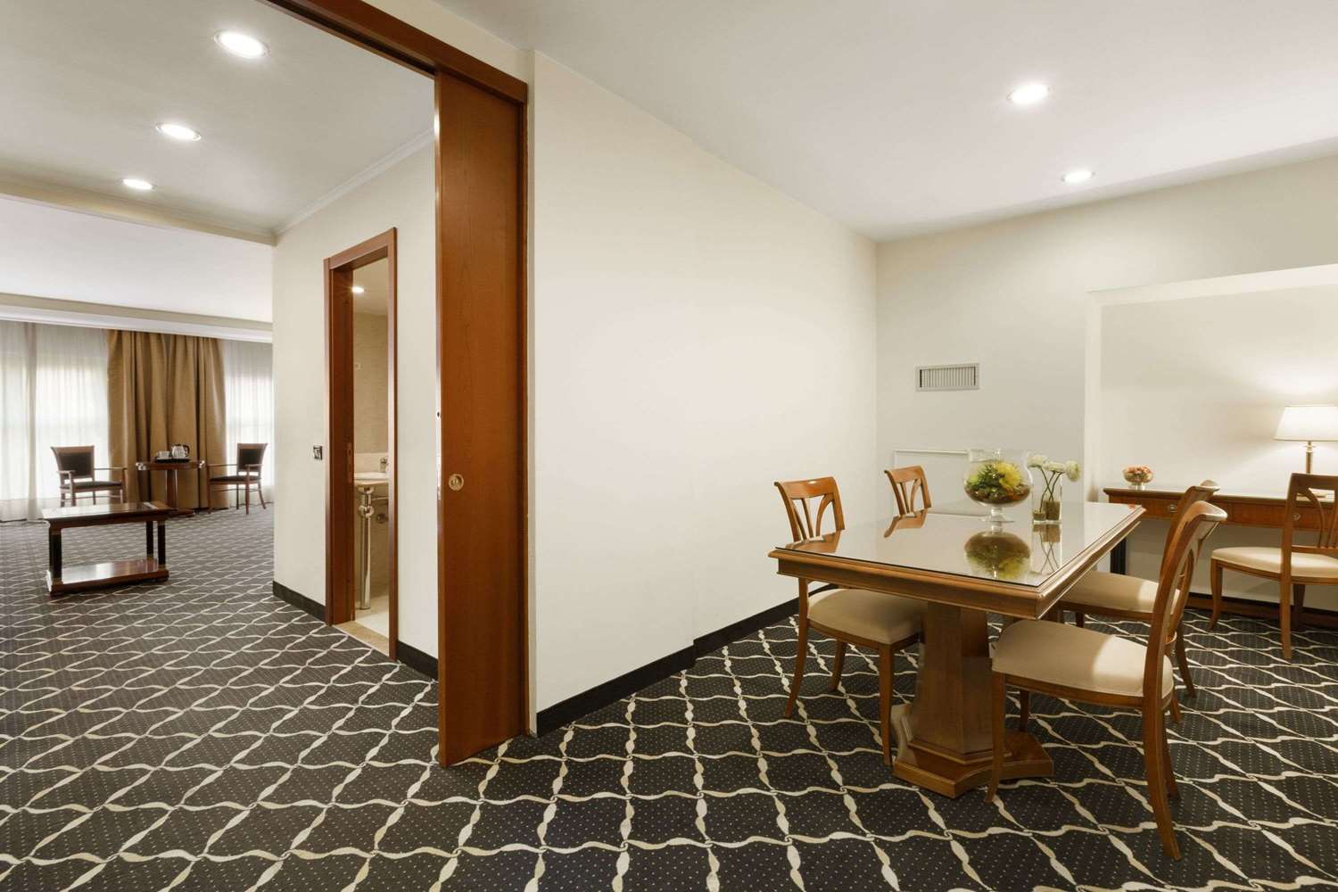 Ramada By Wyndham Naples 47/47