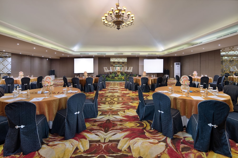 Four Star by Trans Hotel 42/50