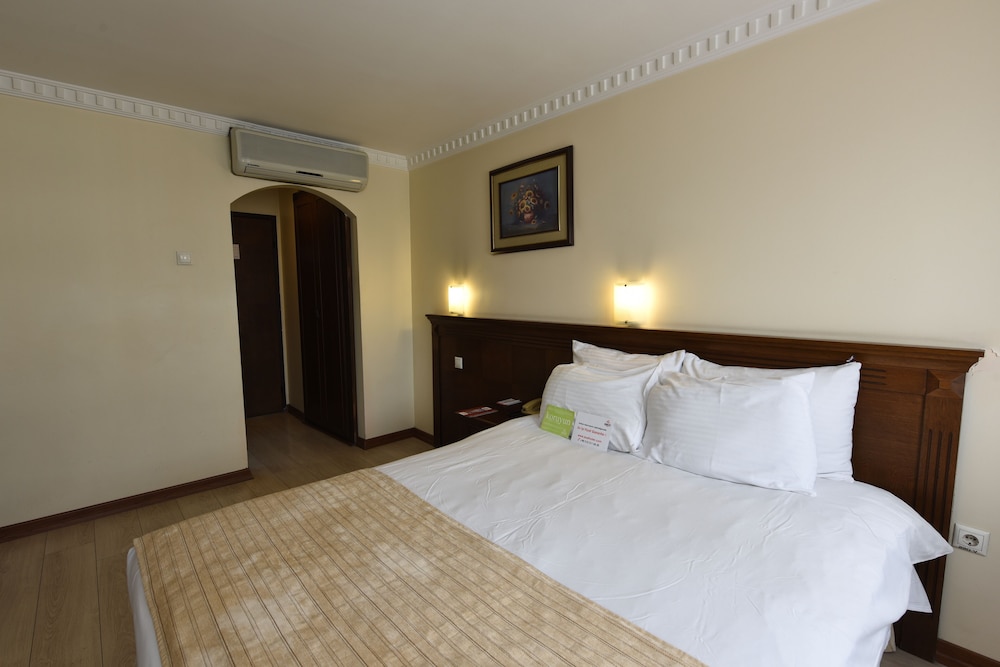 Asal Hotel 11/39