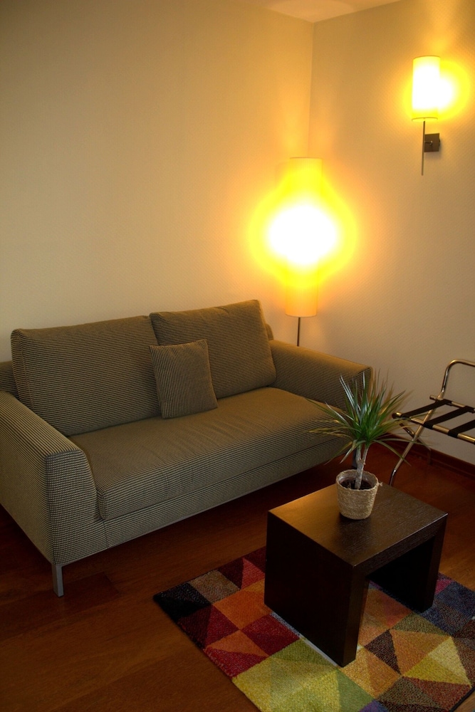 Hotel the Originals Le Jules Verne 42/70