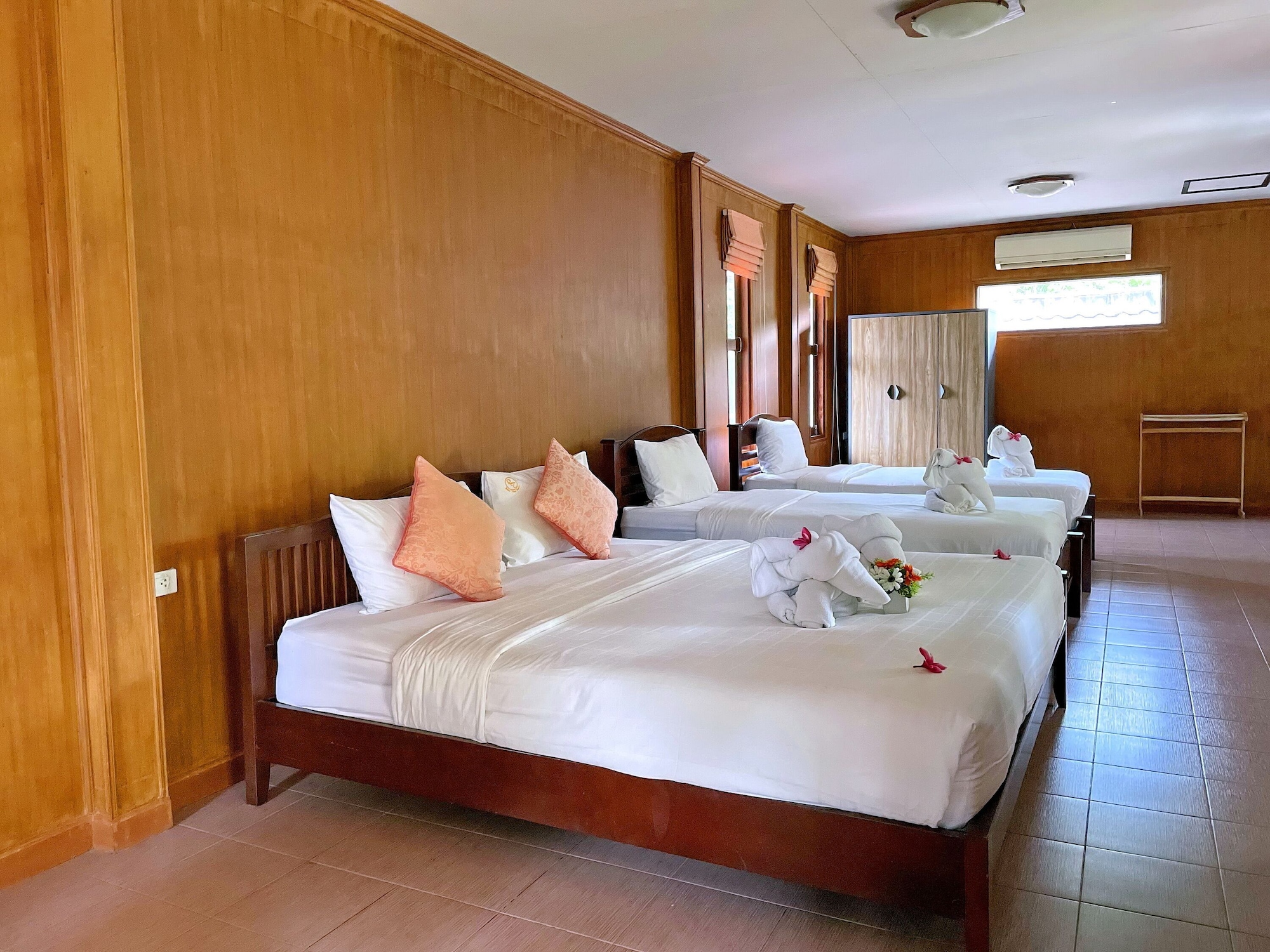 GROUP ROOM