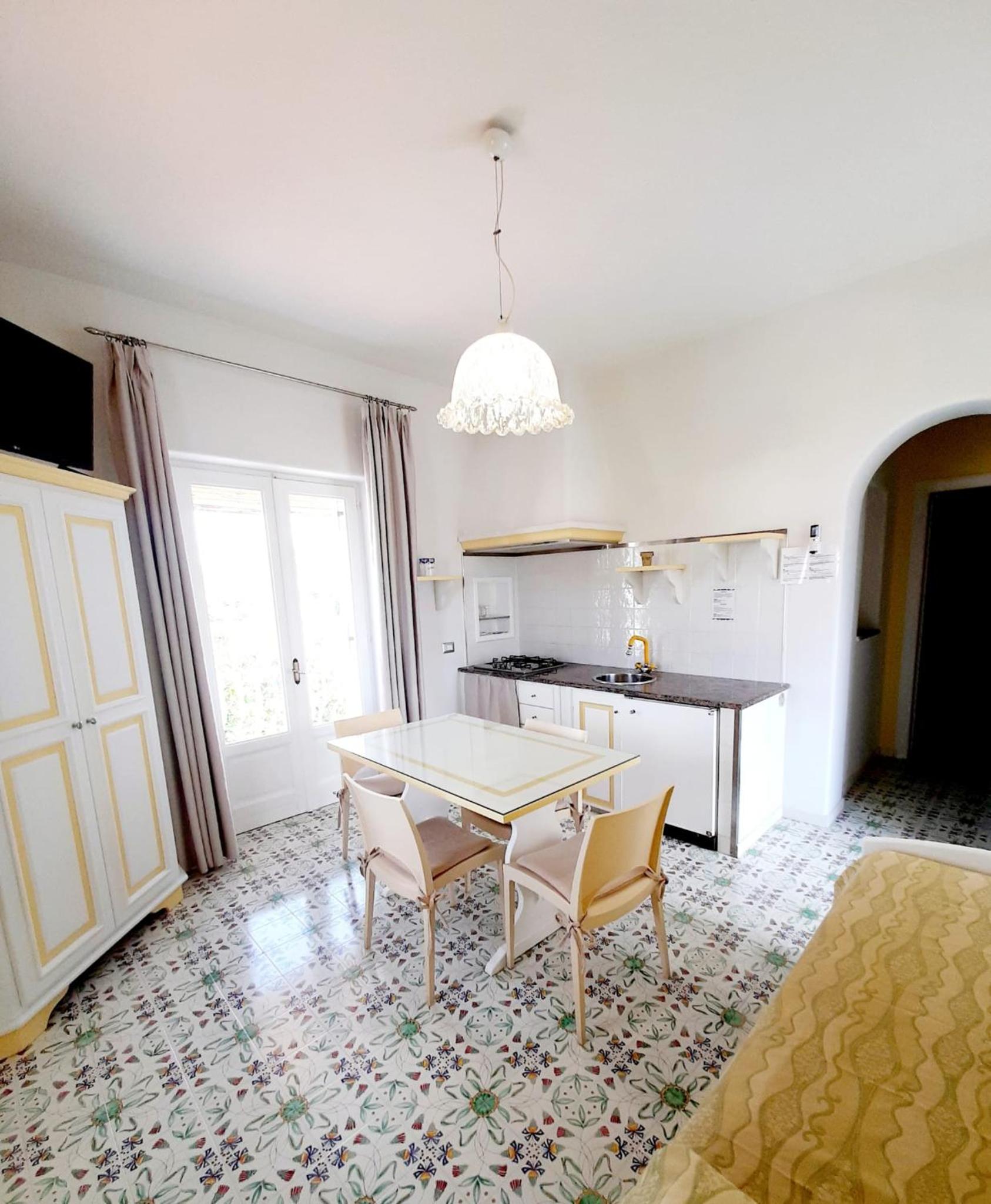 Hotel Residence Mendolita 36/50