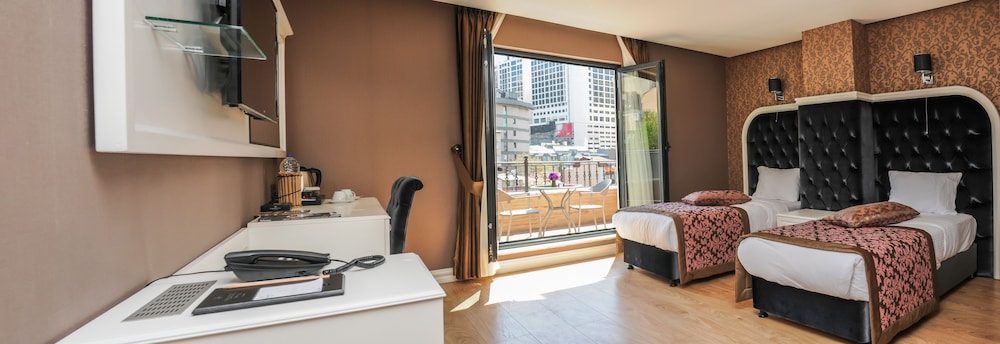 DENCITY HOTEL 26/72