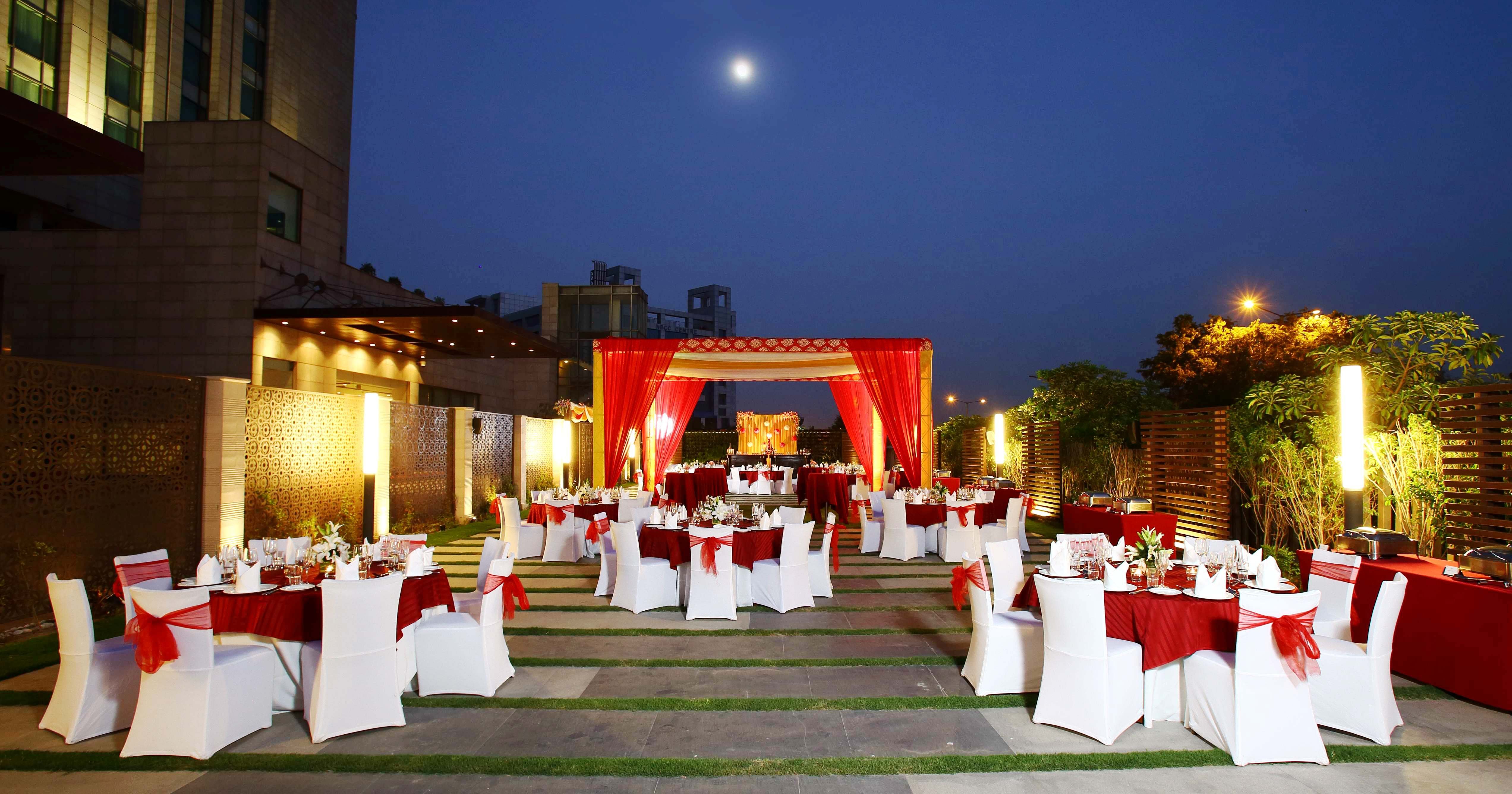 Crowne Plaza New Delhi Okhla 65/66