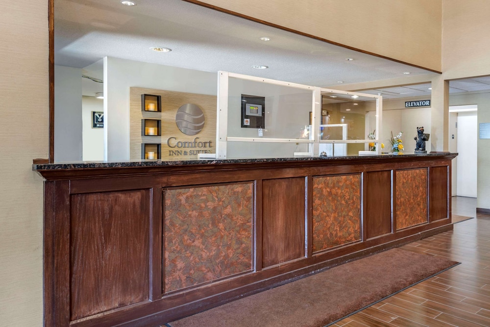 Comfort Inn and Suites Black River Falls I-94 5/37