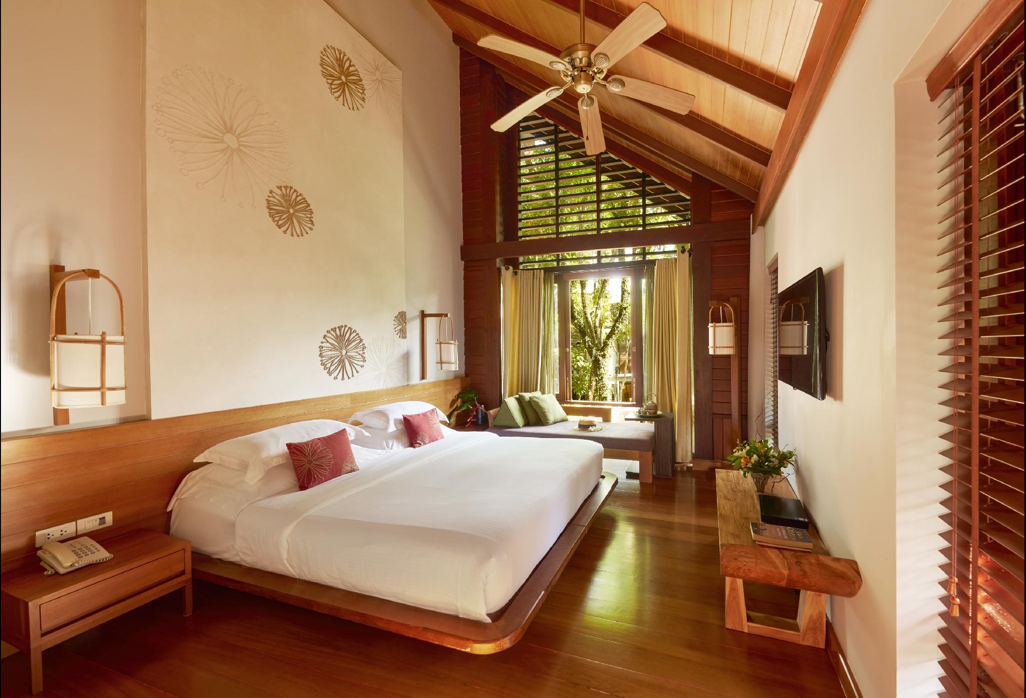 Garden, Queen Bed