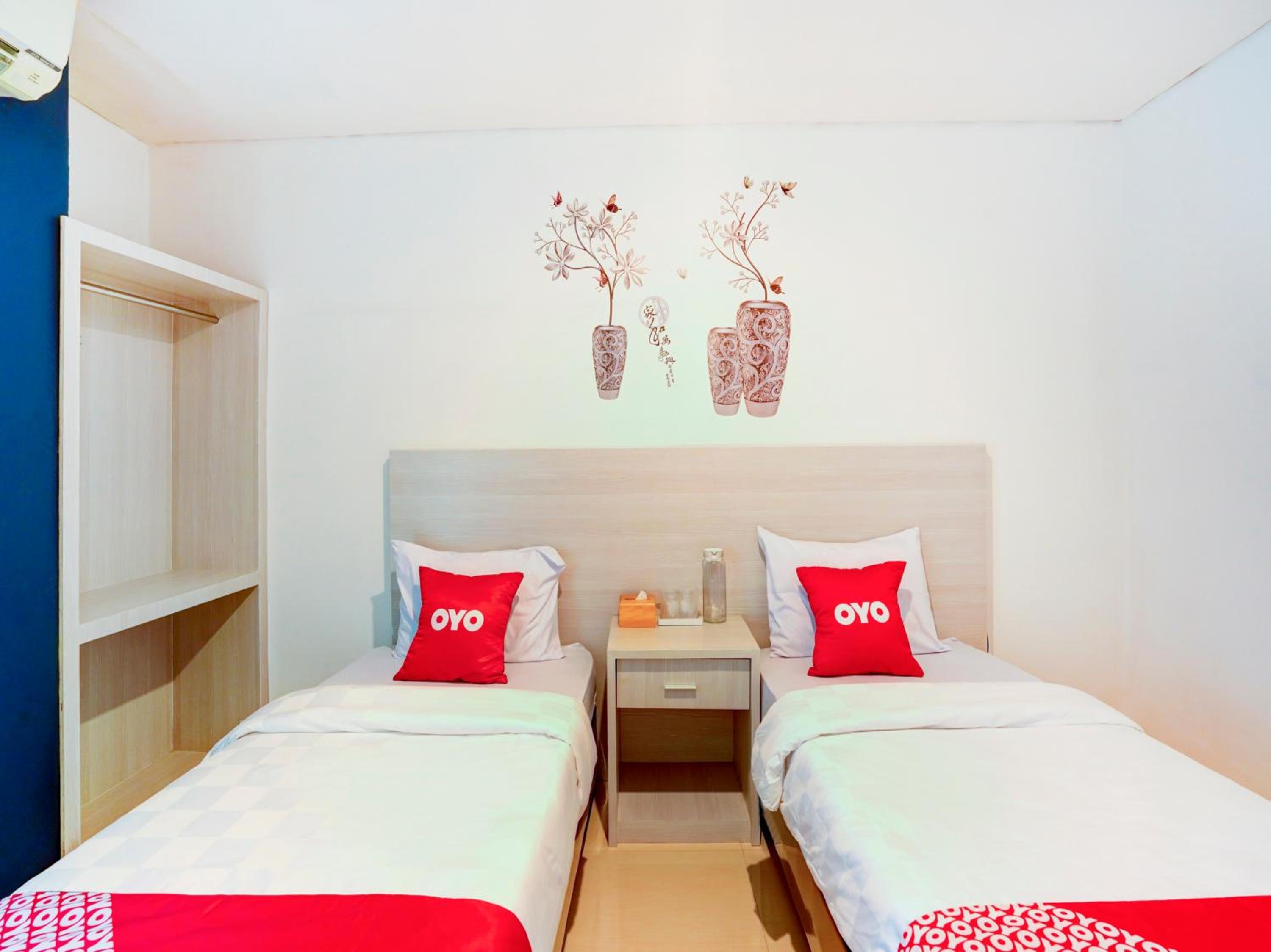 LG Hotel Jember 28/50