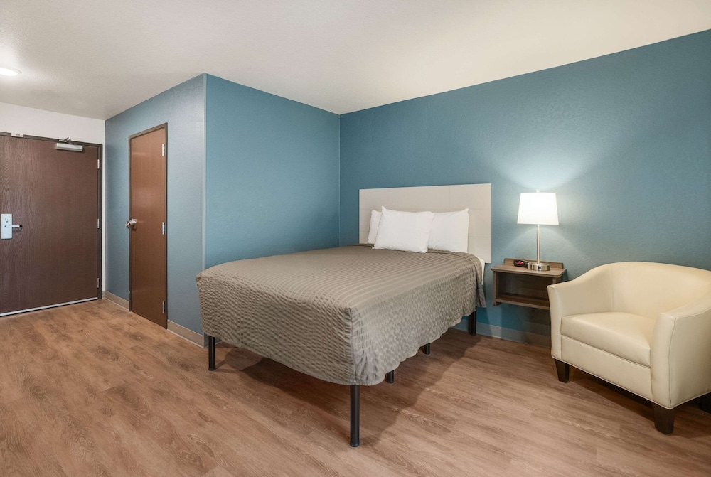 ROOM, QUEEN BED, ACCESSIBLE