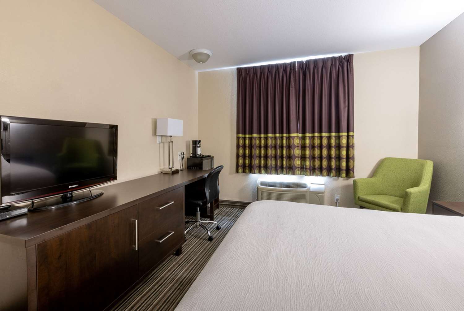 Super 8 By Wyndham Truro Ns 10/26