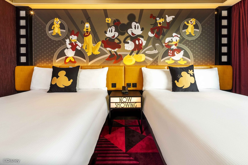 Disneys Hollywood Hotel 22/64