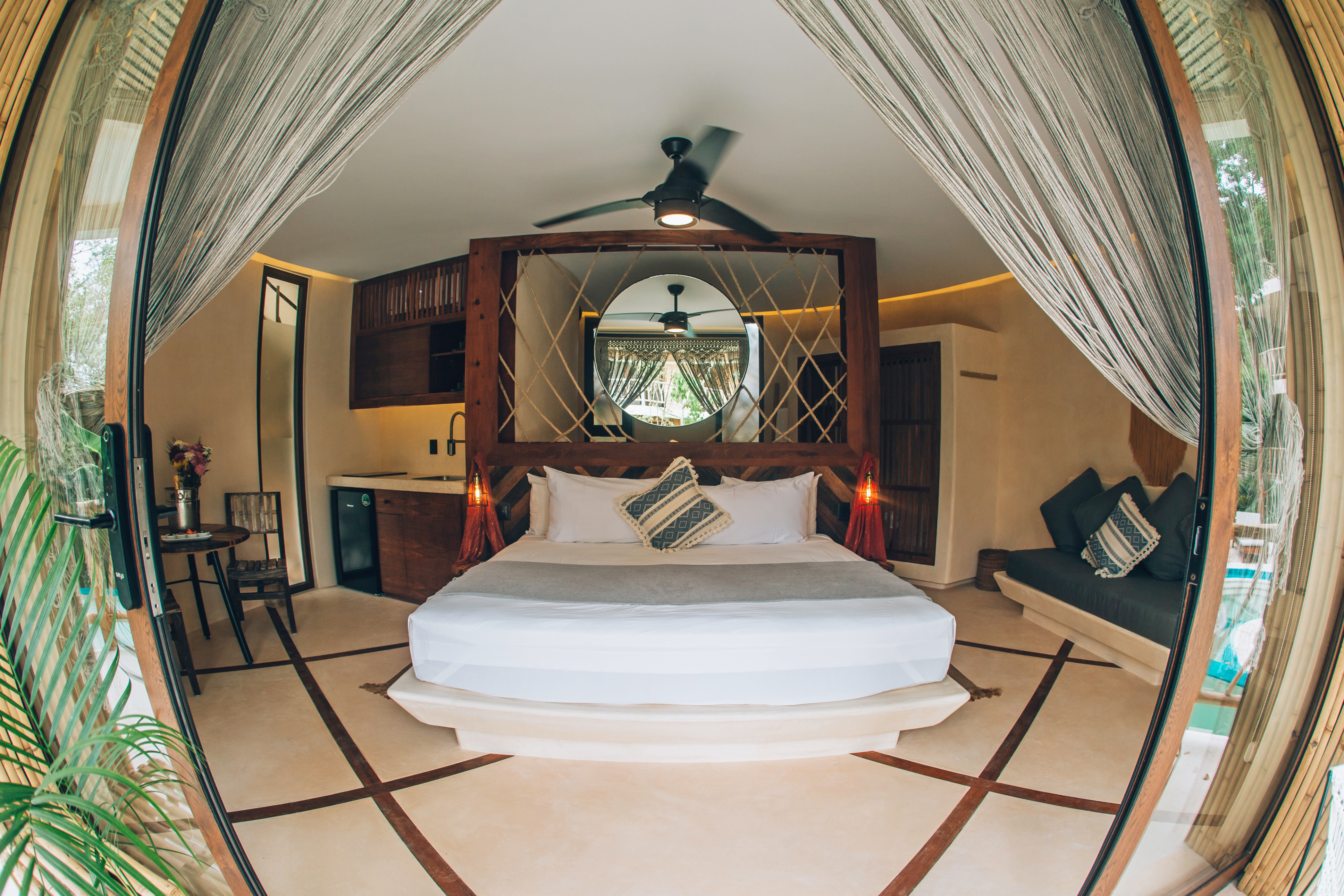 Suite, King Bed, Plunge Pool
