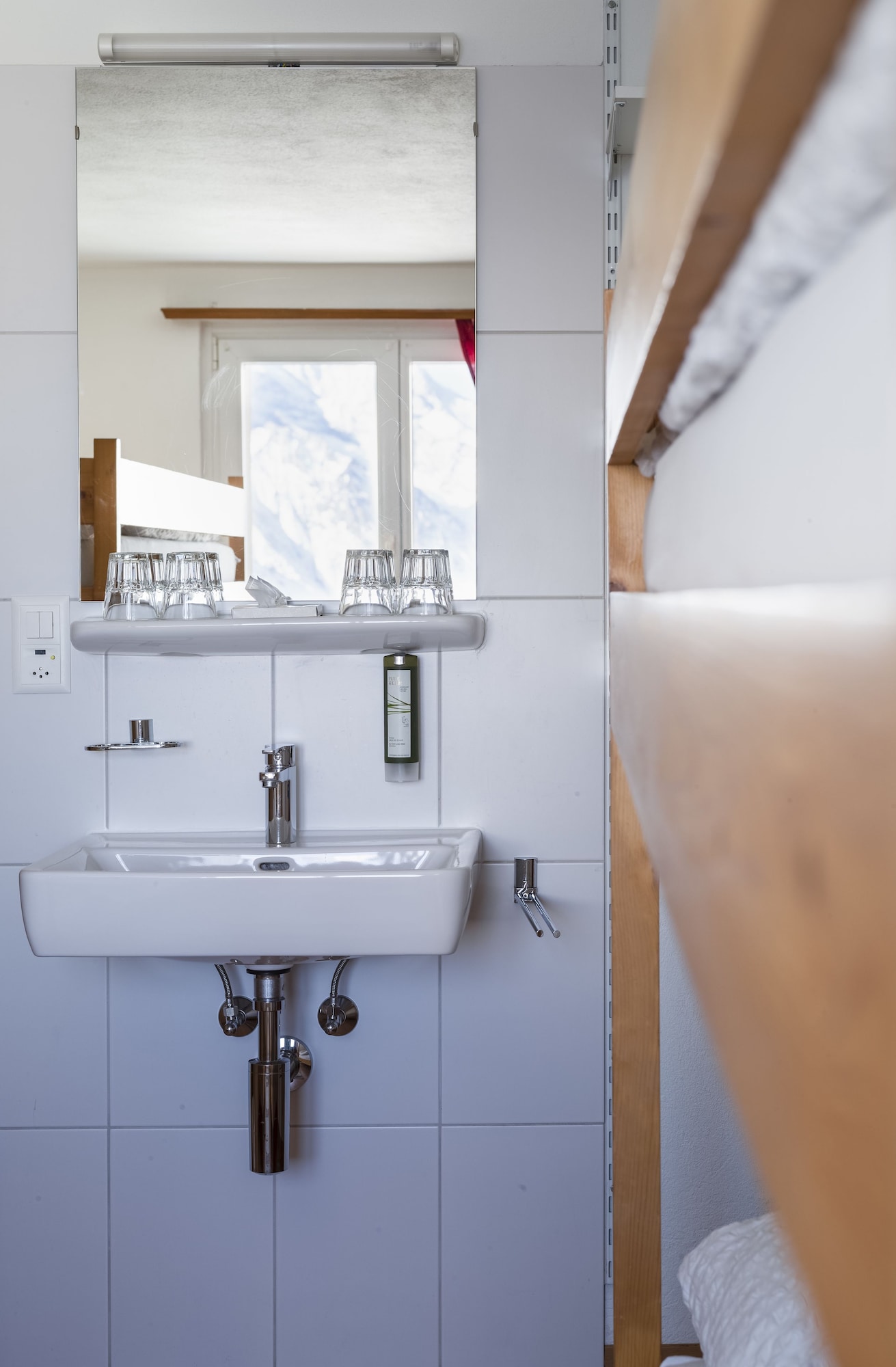 ROOM, QUADRUPLE, SHARED BATHROOM