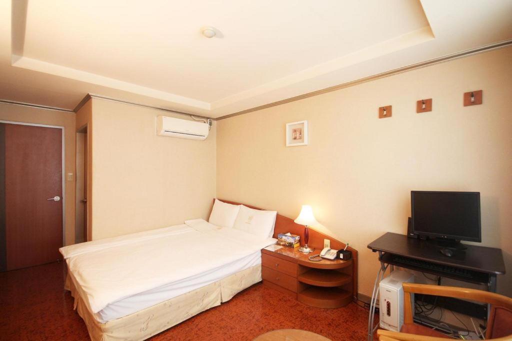 Mirabell Motel 29/80