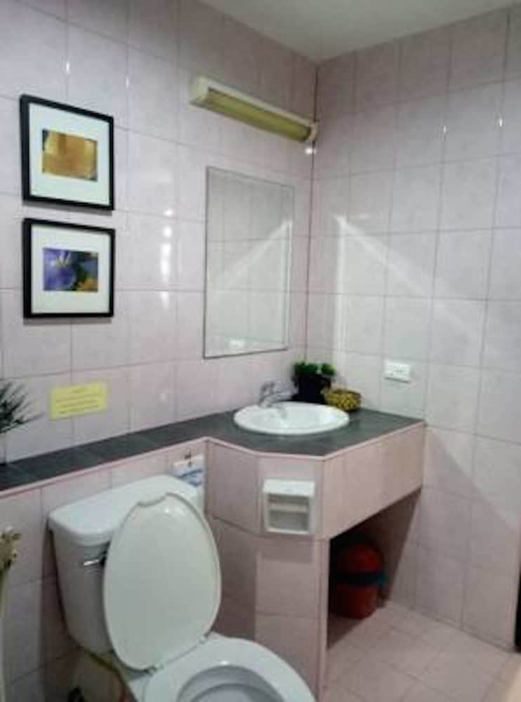 Pearl Place Hotel 47/48