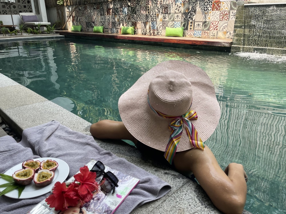 Sarina Boutique Hotel 46/50