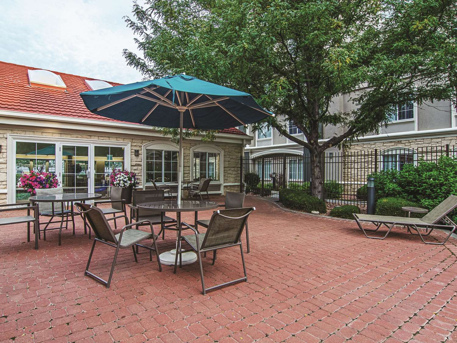 La Quinta Inn & Suites by Wyndham Denver Airport DIA 43/43