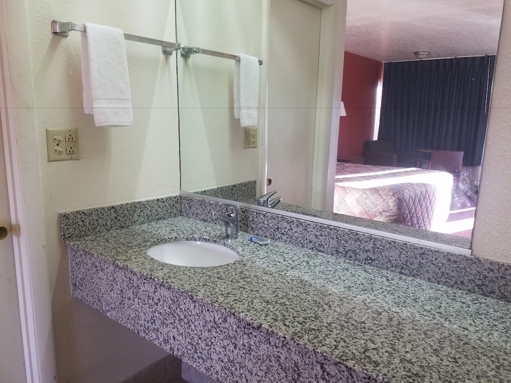 Masters Inn Columbia I-26 11/22