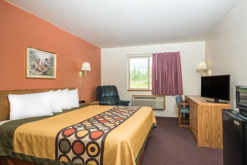 AmericInn by Wyndham Tomahawk 14/50