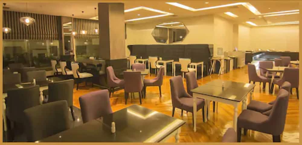 Diradja Hotel 38/50