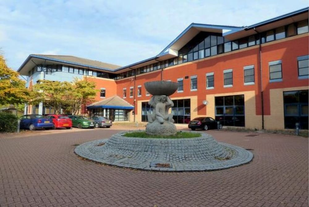 Hamilton Grace - The Quadrant 16/17