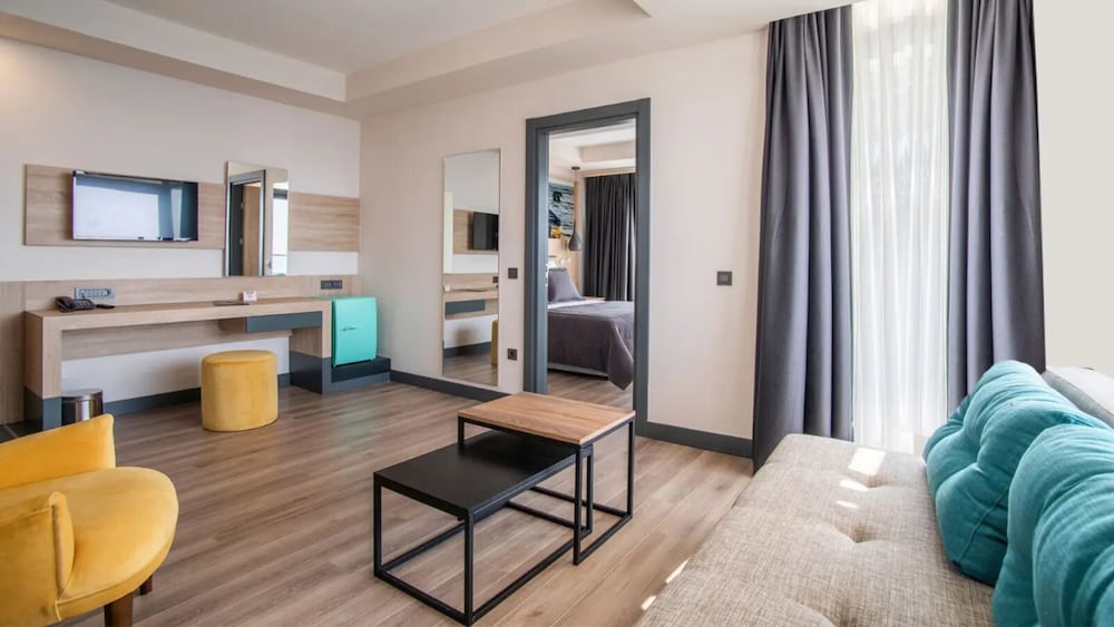MAIA Luxury Beach Hotel & Spa 28/50