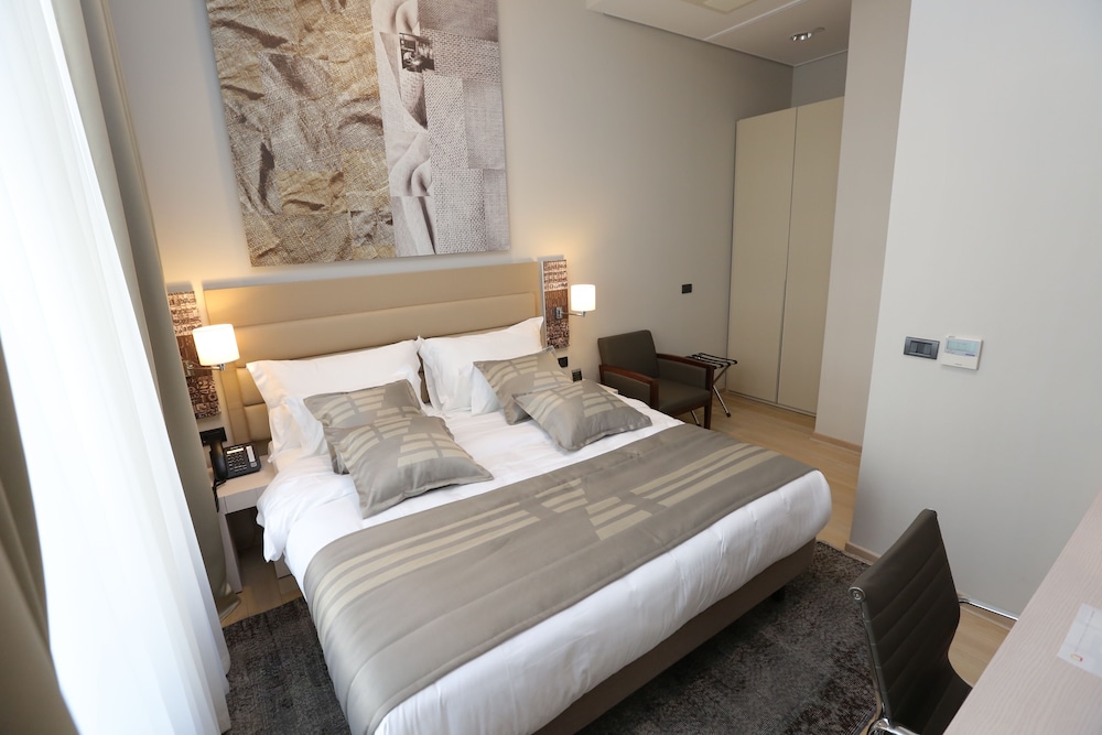 2 BEDROOMS, APARTMENT