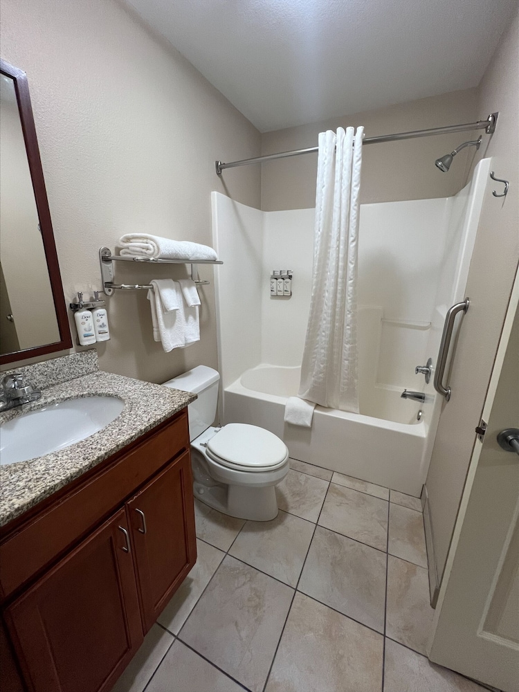 Candlewood Suites Wichita Falls At Maurine Street 43/45