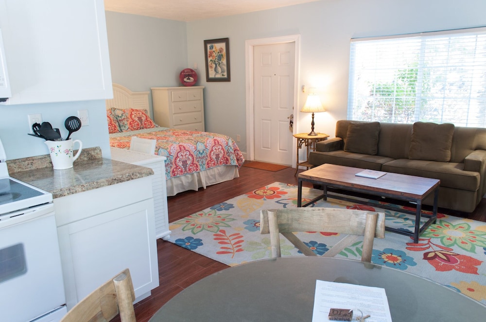 Beach Place Guesthouses 54/74