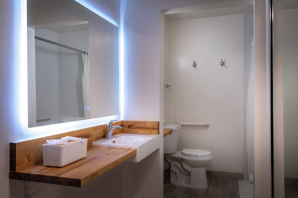 Hotel Pepper Tree Boutique Kitchen Studios Anaheim 68/68