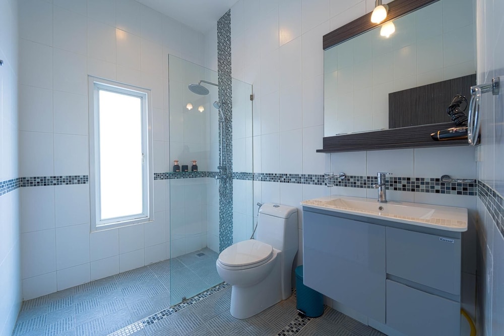 Hua Hin Pool Villa With 4 Bedrooms L27 44/50